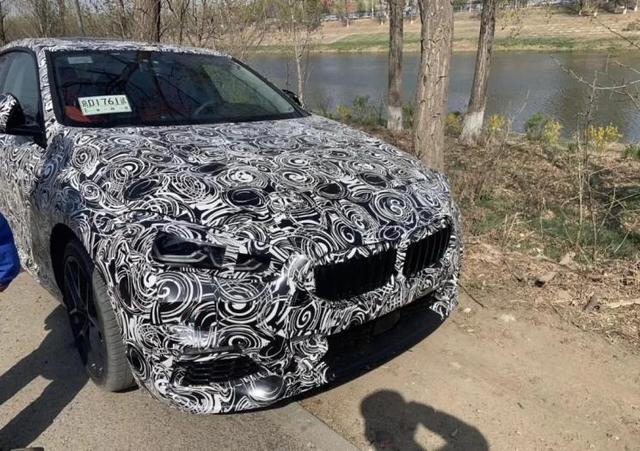 再见金钱，前往贫困村