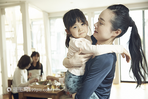 八月桂花遍地开